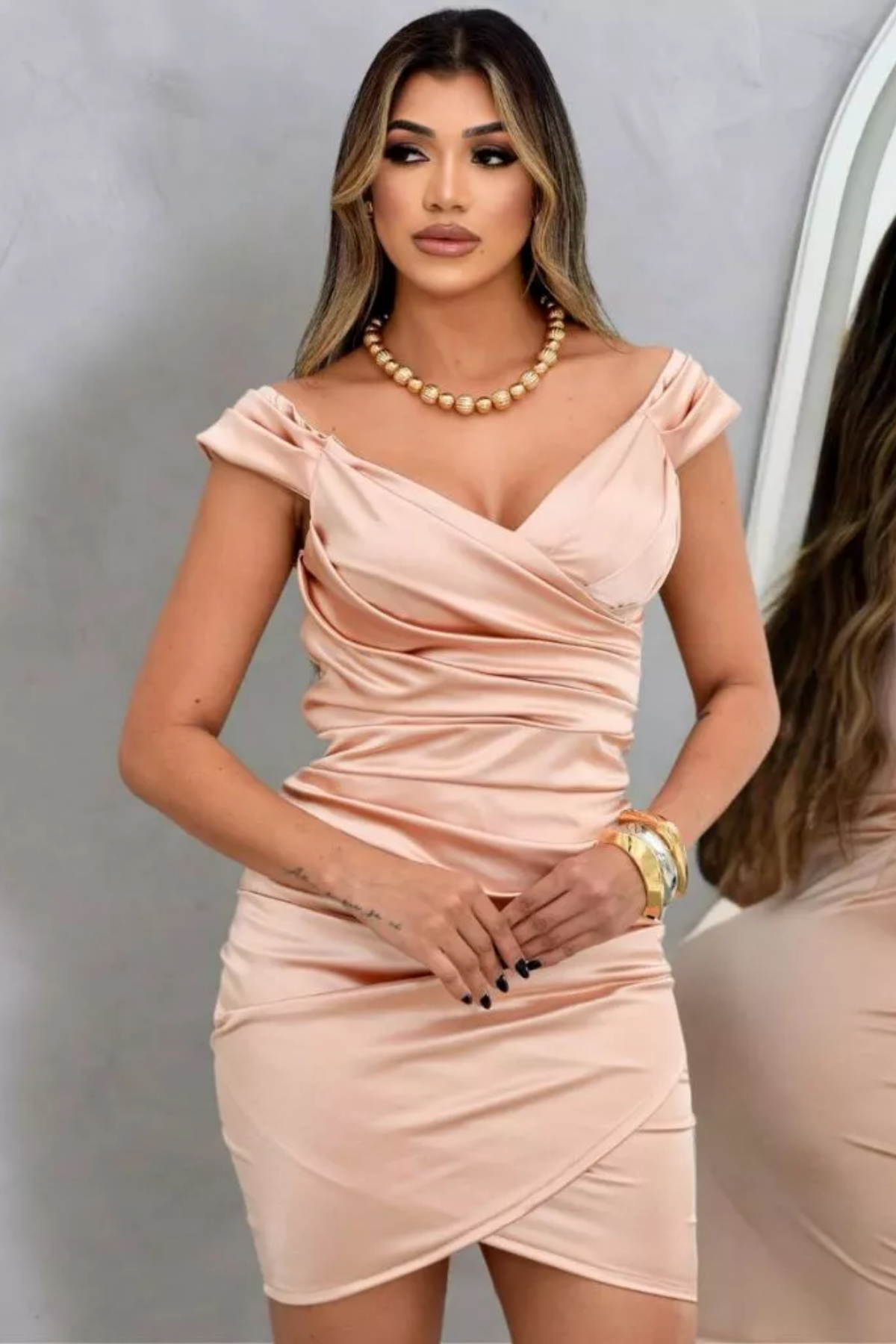 Vestido Curto Drapeado e Decote Transpassado - Samy