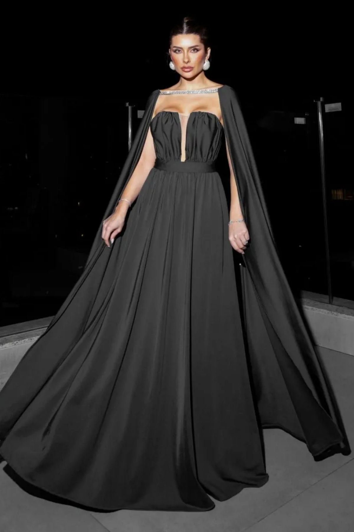 Vestido Longo Tomara-Que-Caia Com Capa - Marcela