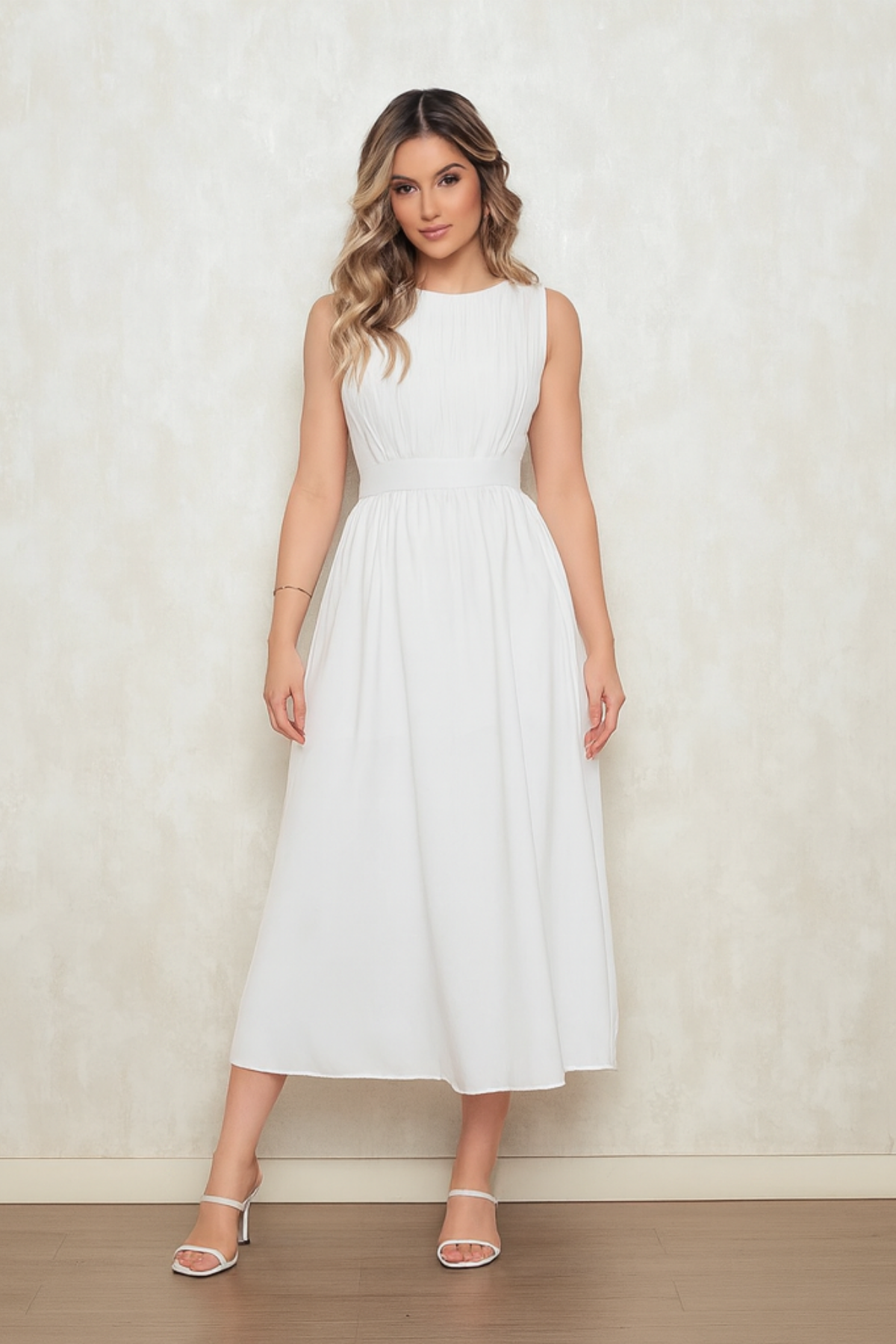 Vestido Mídi de Noivado Com Busto Plissado e Saia Fluida - Raissa