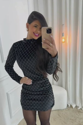 Vestido Curto Quadriculado Manga Longa De Veludo Com Brilho - Brenda
