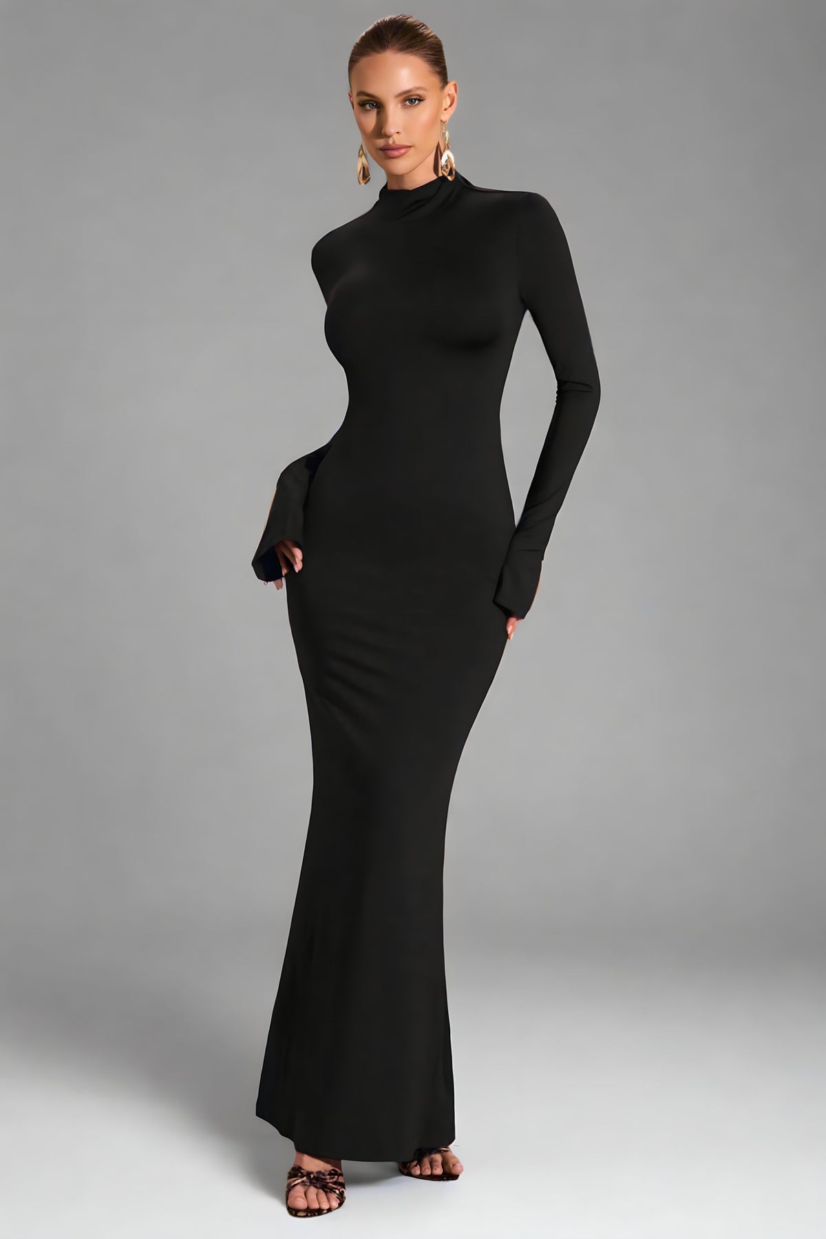 Vestido Longo com Costas Abertas e Manga Longa - Sylvie
